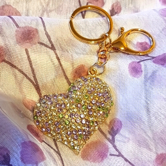 Heart Keychain - Picture 2 of 7